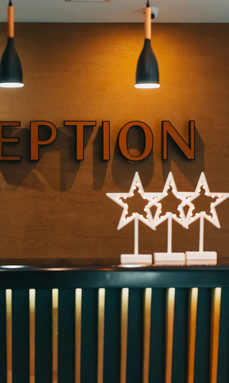 Detajl prestižnega hotelskega sprejema